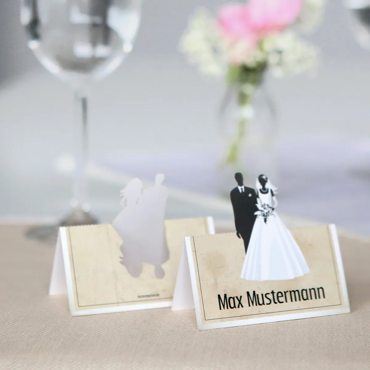 Pop up Tischkarten zur Hochzeit - Vintage Brautpaar in Weiß